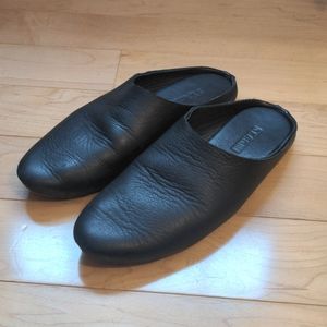 St Agni Lou Babouche Mules in black leather